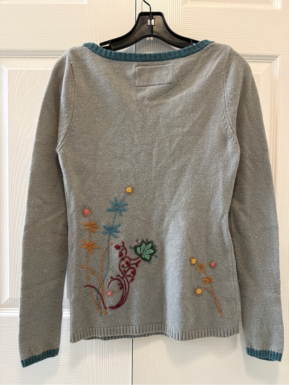 Fossil Embroidered long V-Neck Sweater size XL - Picture 3 of 4